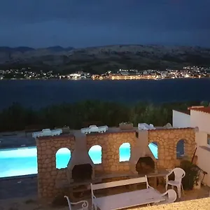 https://apartments-mia-pag-pag-island.hotelinzadar.com