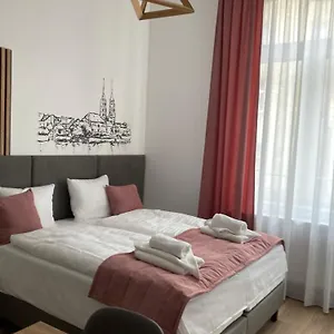 Aviendo Old Town Apartment
